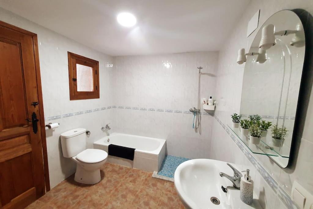 Casa Arriba Village House In Zarra Kültér fotó